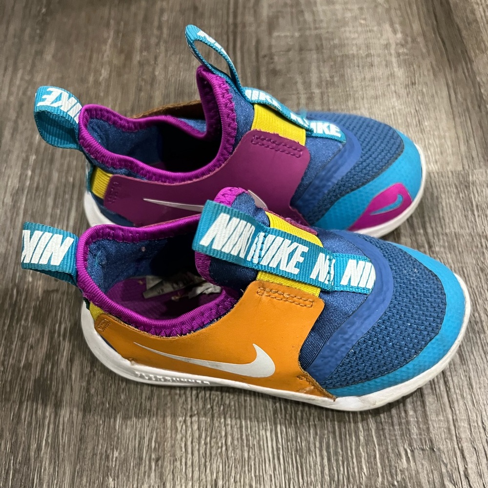 Nike toddler shoes. U.S size 7